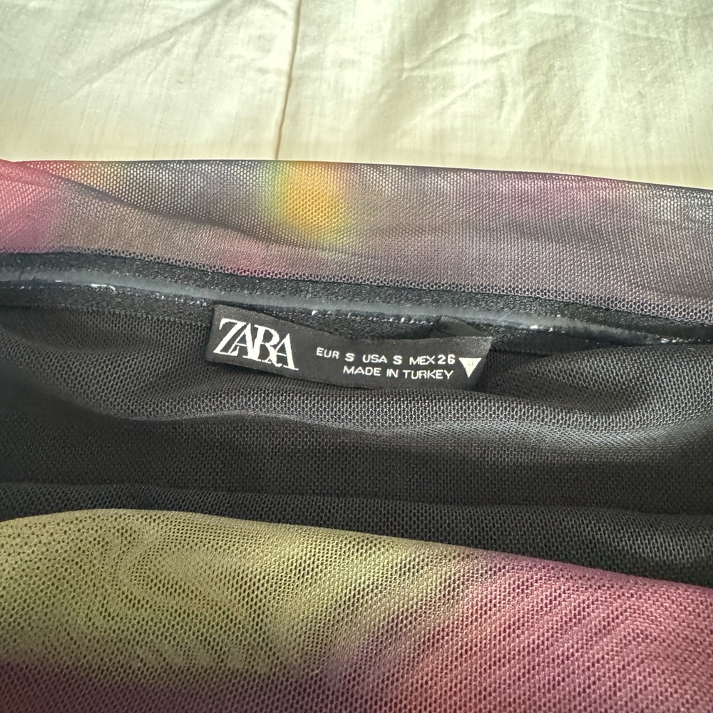 Zara Multicolor Mesh Fabric - Picture 2 of 3